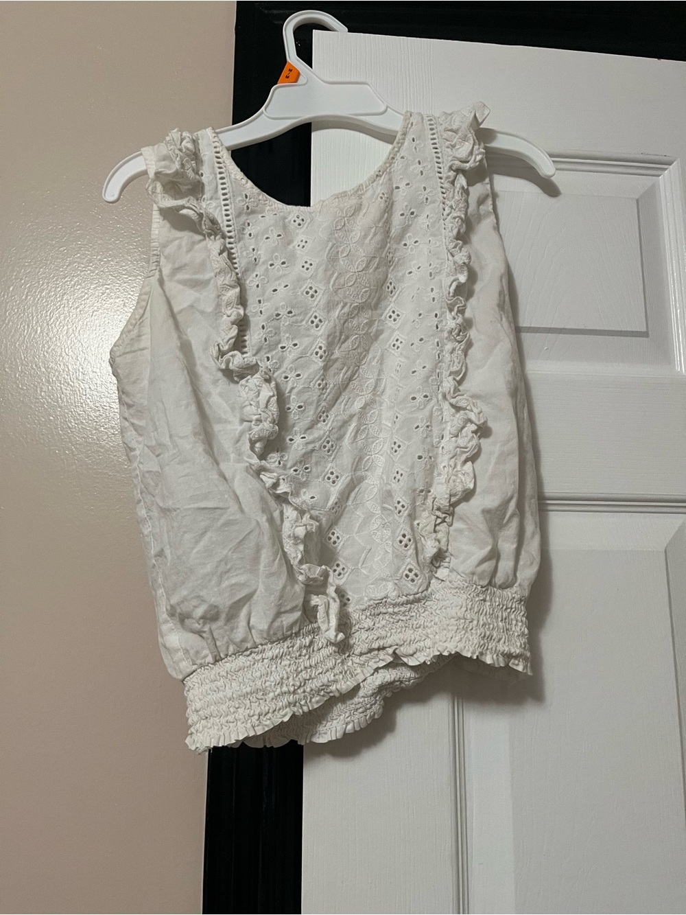 Women's 100% Cotton Size Medium White Eyelet Ruffle Sleeveless Top - Picture 3 of 8